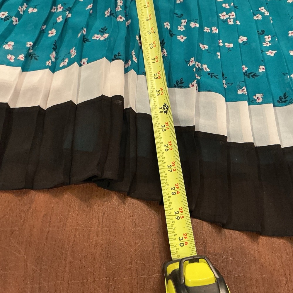 Lane Bryant Top Womens Plus 22 Teal Floral Cold Shoulder Pleated Contrast Trim - Picture 4 of 9